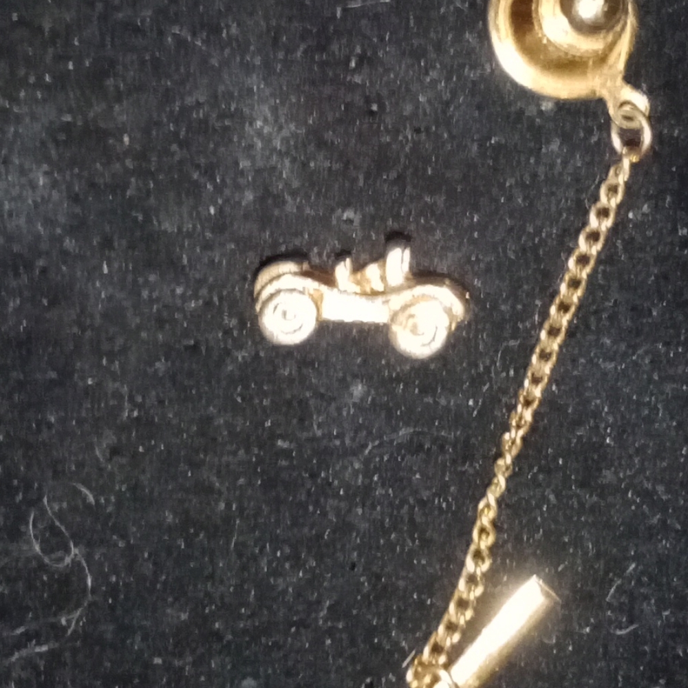 Men's Vintage Sarah Coventry gold tie pin